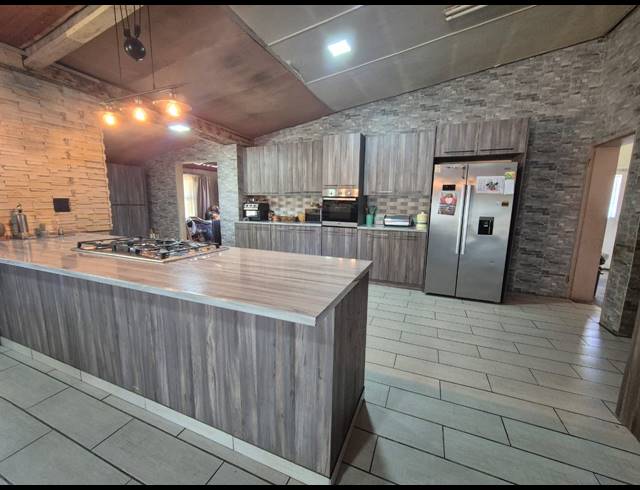 4 BEDROOM HOUSE FOR SALE IN SONLAND PARK